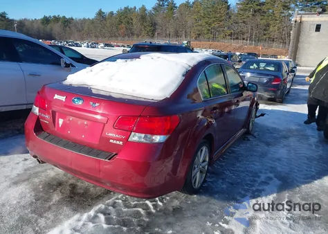 2013 Subaru Legacy 2.5I Premium z USA, uszkodzony, nr VIN 4S3BMBC64D3010429